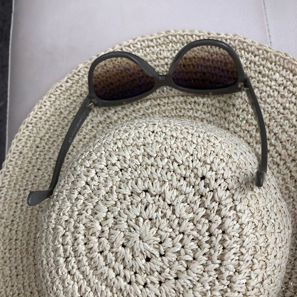 😎Tom Ford sunnies☀️ Genuine TF sunglasses 😎 - Picture 7 of 8